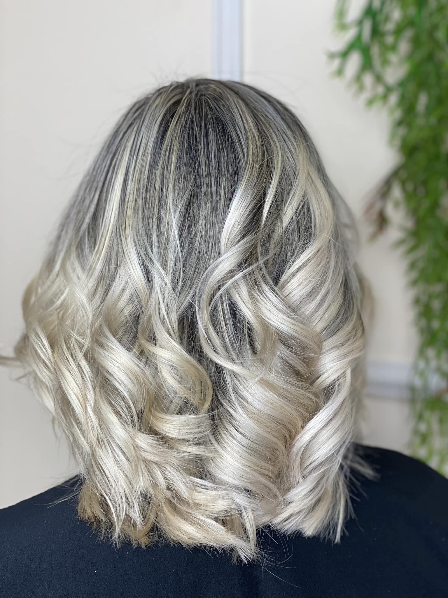 Coloração e Mechas Fabiana Hair